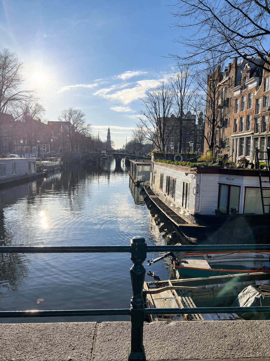 Kanal og kanalhus i Amsterdam