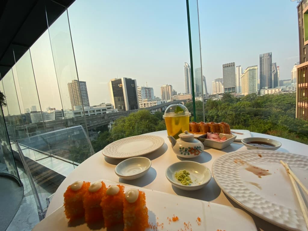 Middag med utsikt over Bangkok