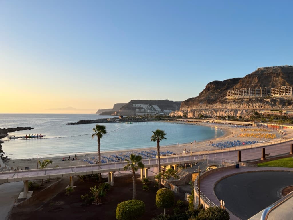 Kysten på Gran Canaria i kveldslys