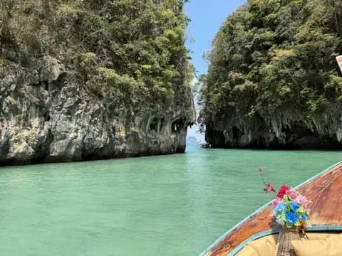 Innseilingen til Hong Lagoon på Koh Hong i Krabi